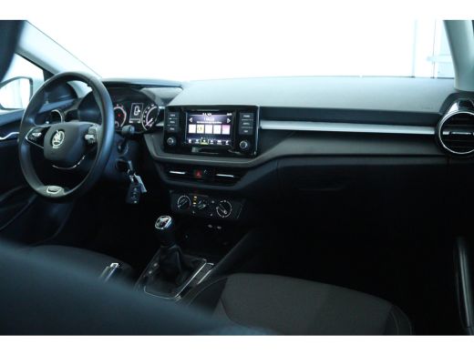 Skoda Fabia 1.0 MPI Greentech Ambition | Cruise Control | Stoelverwarming | Carplay | Sensoren | Airco | Radio ActivLease financial lease