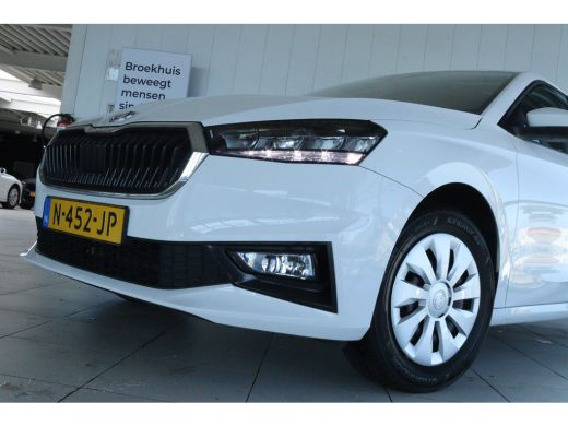 Skoda Fabia 1.0 MPI Greentech Ambition | Cruise Control | Stoelverwarming | Carplay | Sensoren | Airco | Radio ActivLease financial lease