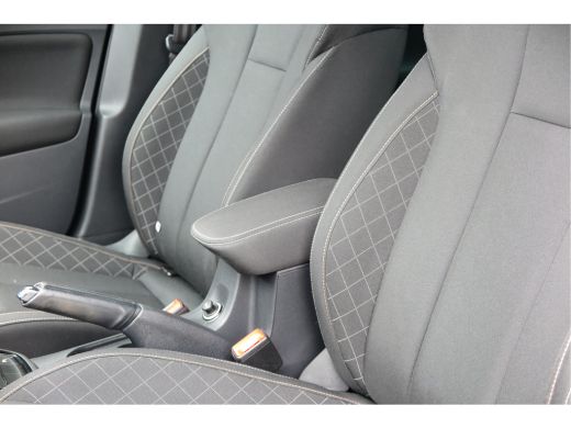 Skoda Scala 1.0 TSI 110pk H6 Sport Business. Panoramadak , Led, Stoelverwarming, Achteruitrijcamera , PDC , C... ActivLease financial lease