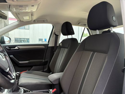 Volkswagen T-Roc 1.0 TSI 110 pk Style | Parkeersensoren | Navigatie | Cruise control adaptief | ActivLease financial lease