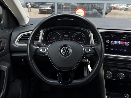 Volkswagen T-Roc 1.0 TSI 110 pk Style | Parkeersensoren | Navigatie | Cruise control adaptief | ActivLease financial lease