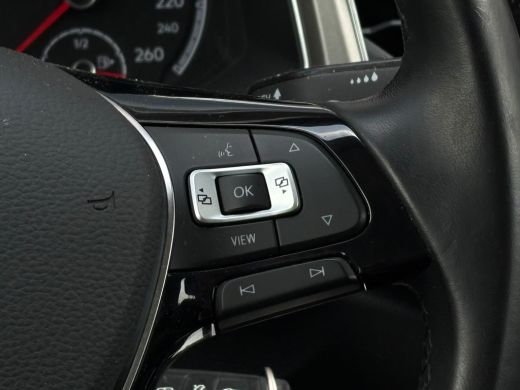 Volkswagen T-Roc 1.0 TSI 110 pk Style | Parkeersensoren | Navigatie | Cruise control adaptief | ActivLease financial lease
