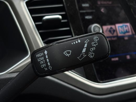 Volkswagen T-Roc 1.0 TSI 110 pk Style | Parkeersensoren | Navigatie | Cruise control adaptief | ActivLease financial lease