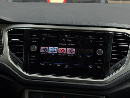 Volkswagen T-Roc 1.0 TSI 110 pk Style | Parkeersensoren | Navigatie | Cruise control adaptief | ActivLease financial lease