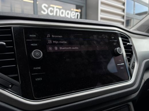 Volkswagen T-Roc 1.0 TSI 110 pk Style | Parkeersensoren | Navigatie | Cruise control adaptief | ActivLease financial lease