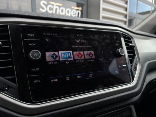 Volkswagen T-Roc 1.0 TSI 110 pk Style | Parkeersensoren | Navigatie | Cruise control adaptief | ActivLease financial lease