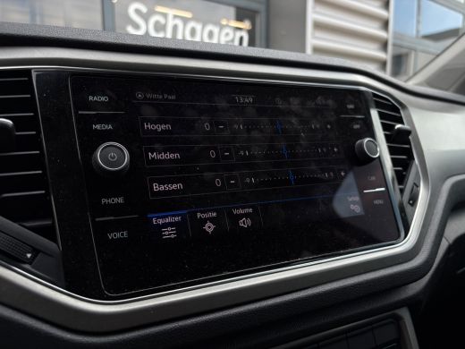 Volkswagen T-Roc 1.0 TSI 110 pk Style | Parkeersensoren | Navigatie | Cruise control adaptief | ActivLease financial lease