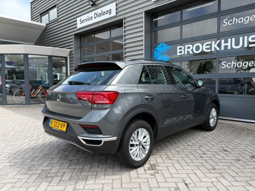 Volkswagen T-Roc 1.0 TSI 110 pk Style | Parkeersensoren | Navigatie | Cruise control adaptief | ActivLease financial lease