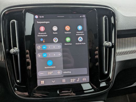 Volvo  XC40 Recharge Pro | Trekhaak | 360 Camera | Warmtepomp | Stuurwiel en stoelen verwarmd | ActivLease financial lease