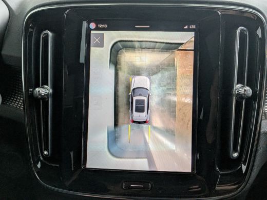 Volvo  XC40 Recharge Pro | Trekhaak | 360 Camera | Warmtepomp | Stuurwiel en stoelen verwarmd | ActivLease financial lease