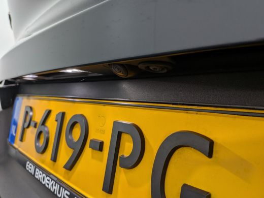 Volvo  XC40 Recharge Pro | Trekhaak | 360 Camera | Warmtepomp | Stuurwiel en stoelen verwarmd | ActivLease financial lease