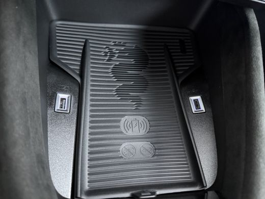 Alfa Romeo Junior Ibrida Sport Speciale | "Sport Speciale" alcantara bekleding met witte accenten - 6-voudig elektr... ActivLease financial lease