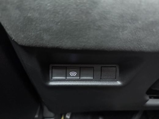Alfa Romeo Junior Ibrida Sport Speciale | "Sport Speciale" alcantara bekleding met witte accenten - 6-voudig elektr... ActivLease financial lease