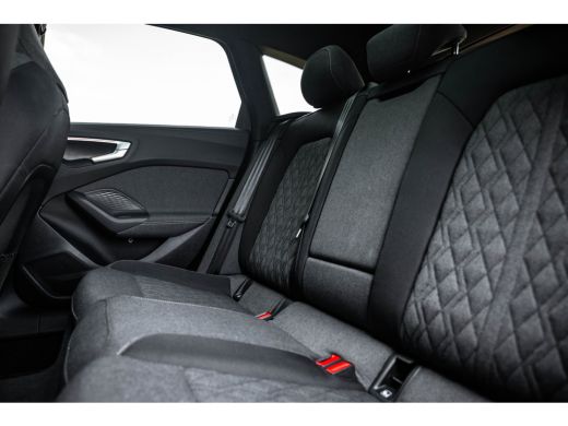 Audi A5 Avant 2.0 e-hybrid quattro S edition | Panoramadak | Sfeerverlichting | 360 Camera | Stoelverwarm... ActivLease financial lease