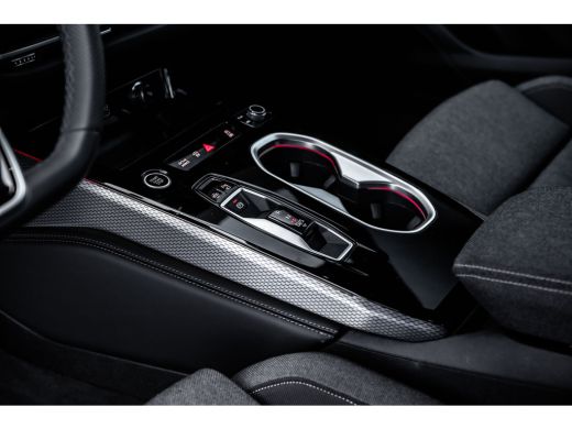 Audi A6 Avant 2.0 e-hybrid quattro Pro Line | Trekhaak | HUD | Bang & Olufsen | | Trekhaak | HUD | Bang &... ActivLease financial lease
