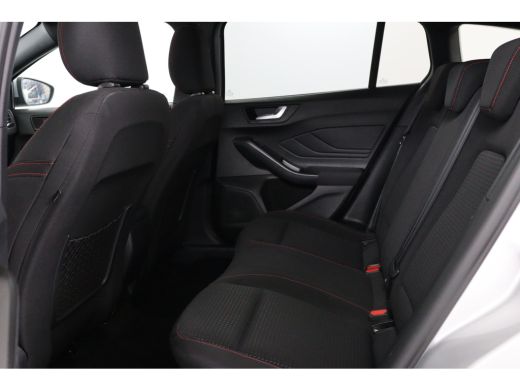 Ford Focus 1.0 EcoBoost Hybrid ST Line | 1e Eigenaar! | Winterpack | LED | Clima | Navi | Cruise Control | K... ActivLease financial lease