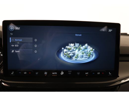 Ford Focus 1.0 EcoBoost Hybrid ST Line | 1e Eigenaar! | Winterpack | LED | Clima | Navi | Cruise Control | K... ActivLease financial lease