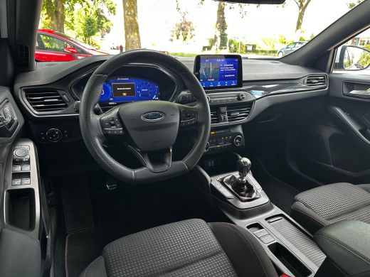 Ford Focus 1.0 Hybrid 125 PK ST Line X | STUUR, STOEL EN VOORRUITVERWARMING| KEYLESS ENTRY & START| CAMERA +... ActivLease financial lease