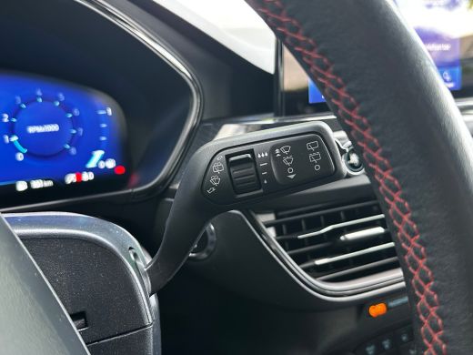 Ford Focus 1.0 Hybrid 125 PK ST Line X | STUUR, STOEL EN VOORRUITVERWARMING| KEYLESS ENTRY & START| CAMERA +... ActivLease financial lease