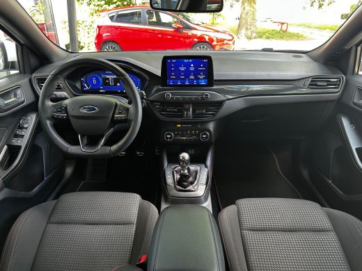 Ford Focus 1.0 Hybrid 125 PK ST Line X | STUUR, STOEL EN VOORRUITVERWARMING| KEYLESS ENTRY & START| CAMERA +... ActivLease financial lease