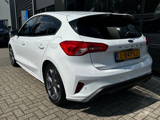 Ford Focus 1.0 Hybrid 125 PK ST Line X | STUUR, STOEL EN VOORRUITVERWARMING| KEYLESS ENTRY & START| CAMERA +... ActivLease financial lease