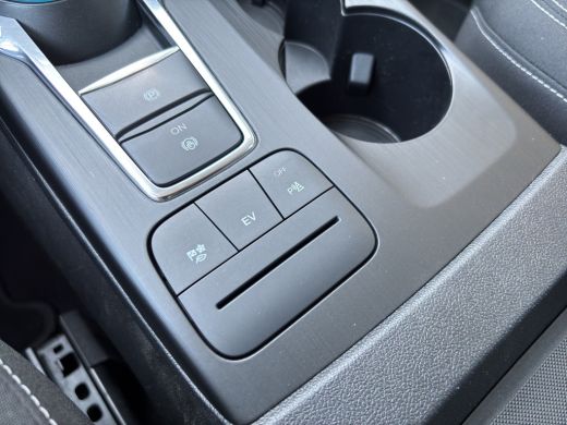 Ford Kuga 2.5 PHEV Titanium | Stoelverwarming | Cruise Control | Org. NL | Apple Carplay ActivLease financial lease