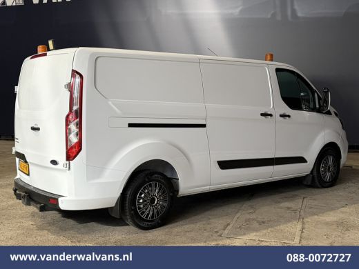 Ford Transit Custom 2.0 TDCI 130pk L2H1 Euro6 Airco | Camera | LED | Apple Carplay | Omvormer | 2800kg Trekhaak Cruis... ActivLease financial lease