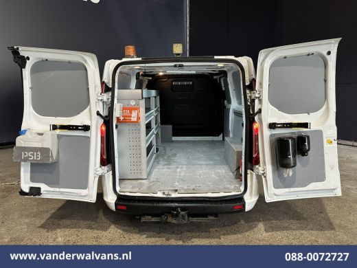 Ford Transit Custom 2.0 TDCI 130pk L2H1 Euro6 Airco | Camera | LED | Apple Carplay | Omvormer | 2800kg Trekhaak Cruis... ActivLease financial lease