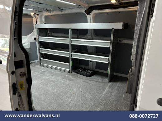 Ford Transit Custom 2.0 TDCI 130pk L2H1 Euro6 Airco | Camera | LED | Apple Carplay | Omvormer | 2800kg Trekhaak Cruis... ActivLease financial lease