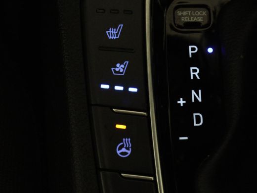 Hyundai i30 1.5 T-GDi MHEV Premium Sky | Stoel&Stuurverwarming | Panoramadak | Stoelkoeling | Camera | Adapti... ActivLease financial lease
