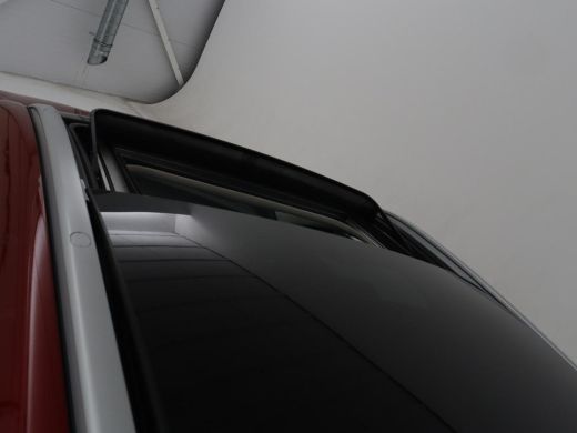 Hyundai i30 1.5 T-GDi MHEV Premium Sky | Stoel&Stuurverwarming | Panoramadak | Stoelkoeling | Camera | Adapti... ActivLease financial lease