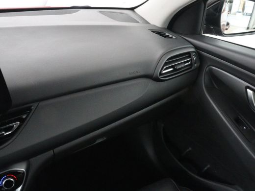 Hyundai i30 1.5 T-GDi MHEV Premium Sky | Stoel&Stuurverwarming | Panoramadak | Stoelkoeling | Camera | Adapti... ActivLease financial lease