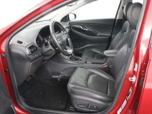 Hyundai i30 1.5 T-GDi MHEV Premium Sky | Stoel&Stuurverwarming | Panoramadak | Stoelkoeling | Camera | Adapti... ActivLease financial lease