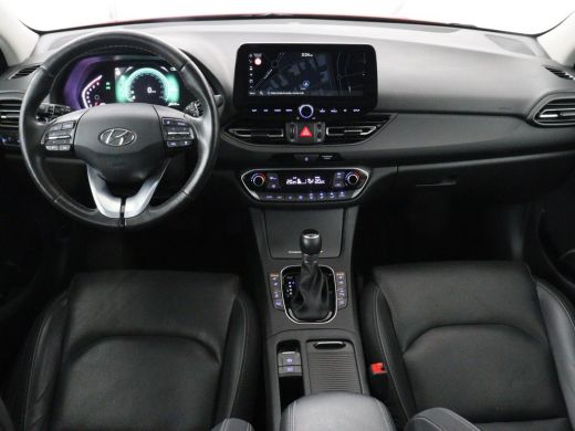 Hyundai i30 1.5 T-GDi MHEV Premium Sky | Stoel&Stuurverwarming | Panoramadak | Stoelkoeling | Camera | Adapti... ActivLease financial lease