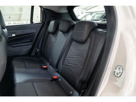 Jeep Avenger Summit 54 kWh | Camera | Apple Carplay & Android Auto | Climate Controle | Keyless | Parkeersenso... ActivLease financial lease