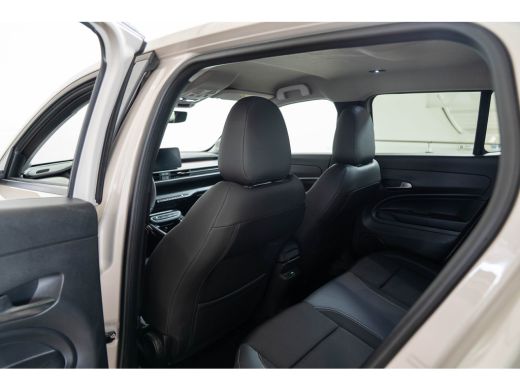 Jeep Avenger Summit 54 kWh | Camera | Apple Carplay & Android Auto | Climate Controle | Keyless | Parkeersenso... ActivLease financial lease