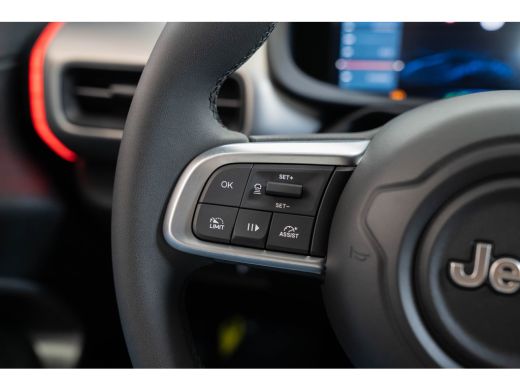 Jeep Avenger Summit 54 kWh | Camera | Apple Carplay & Android Auto | Climate Controle | Keyless | Parkeersenso... ActivLease financial lease