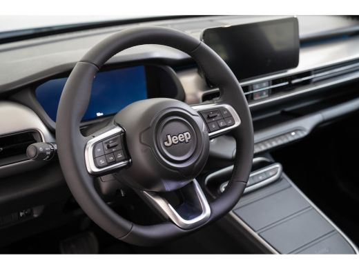 Jeep Avenger Summit 54 kWh | Tot 8 Jaar Garantie | Warmtepomp | Schuif-Kanteldak | Winter Pack | Camera | Navi... ActivLease financial lease