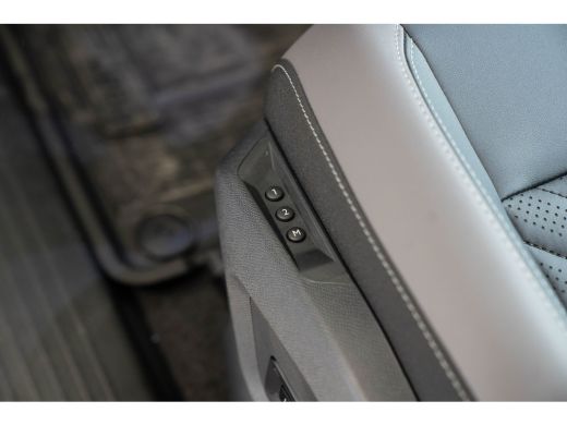 Jeep Compass Full Electric First Edition | Warmtepomp | Panoramadak | Premium Pack | 360 gr. Camera | Stoel & ... ActivLease financial lease