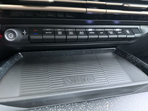 Lancia Ypsilon LX 54 kWh | 11 kW lader | Achteruitrijcamera | Airco (automatisch) ActivLease financial lease