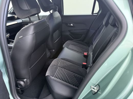 Lancia Ypsilon LX 54 kWh | 11 kW lader | Achteruitrijcamera | Airco (automatisch) ActivLease financial lease