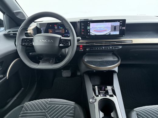 Lancia Ypsilon LX 54 kWh | 11 kW lader | Achteruitrijcamera | Airco (automatisch) ActivLease financial lease