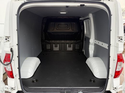 Maxus eDeliver3 50 kWh 122PK Nieuw! L1 SWB Elektrisch 50kWh 227km WLTP Carplay Touchscreen scherm Camera Parkeers... ActivLease financial lease
