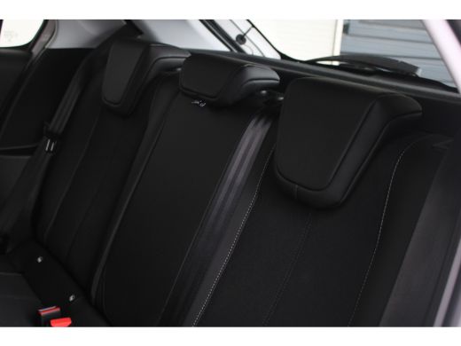 Opel Corsa 1.2 Elegance | Automaat | Achteruitrijcamera | Parkeersensoren voor en achter | Apple carplay | ActivLease financial lease