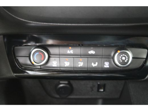 Opel Corsa 1.2 Elegance | Automaat | Achteruitrijcamera | Parkeersensoren voor en achter | Apple carplay | ActivLease financial lease