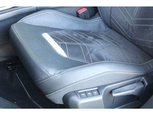 Opel Mokka 1.2 Turbo Ultimate | Alcantara bekleding | Massagefunctie | Adaptieve cruise control | Dode-hoekd... ActivLease financial lease