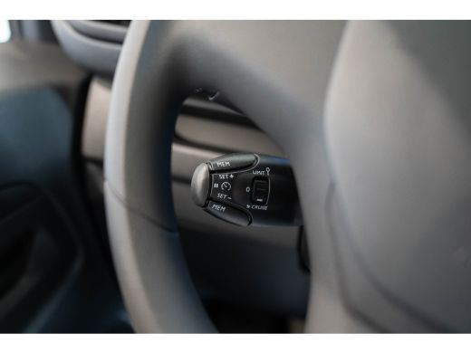 Opel Vivaro-e L3 75 kWh | Navigatie | Parkeersensoren | Cruise Controle | Airco | Apple Carplay & Android Auto | ActivLease financial lease