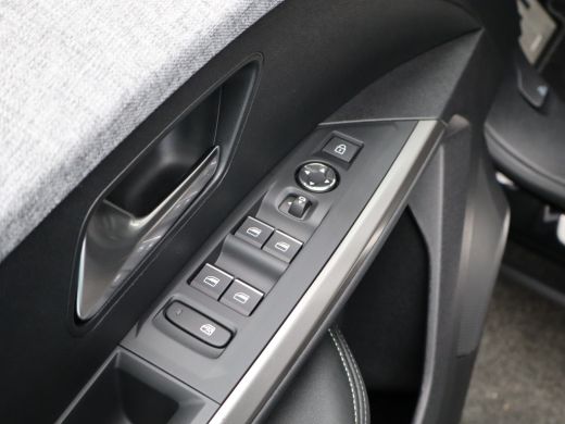 Peugeot 3008 1.2 Hybrid 145 GT Camera | Cruise Control Adaptief | Stoel en Stuur Verwarming | 19" Lichtmetalen... ActivLease financial lease