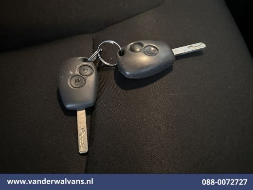 Renault Trafic 1.6 dCi L1H1 Euro6 Airco | Cruisecontrol | Trekhaak | Parkeersensoren Bijrijdersbank ActivLease financial lease