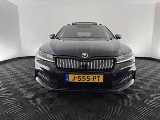 Skoda Superb Combi 1.4 TSI iV Sportline Business (Plug-in) (INCL-BTW) Aut. *PANO | LEATHER-ALCANTARA | FULL-LE... ActivLease financial lease